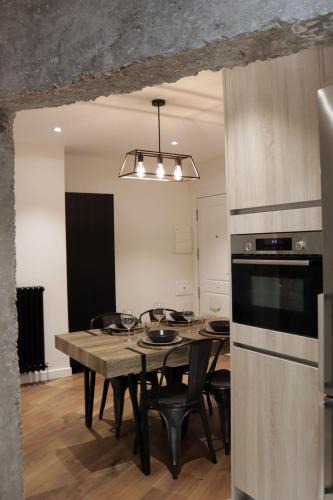 Centro Apartment | Ático Industrial Céntrico, Reformado, Air-Acond, WiFi
