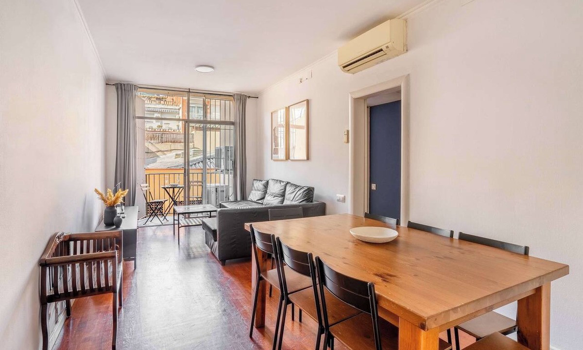 La Sagrada Familia Apartment | 4-bedroom Apartment in Sagrada Familia!