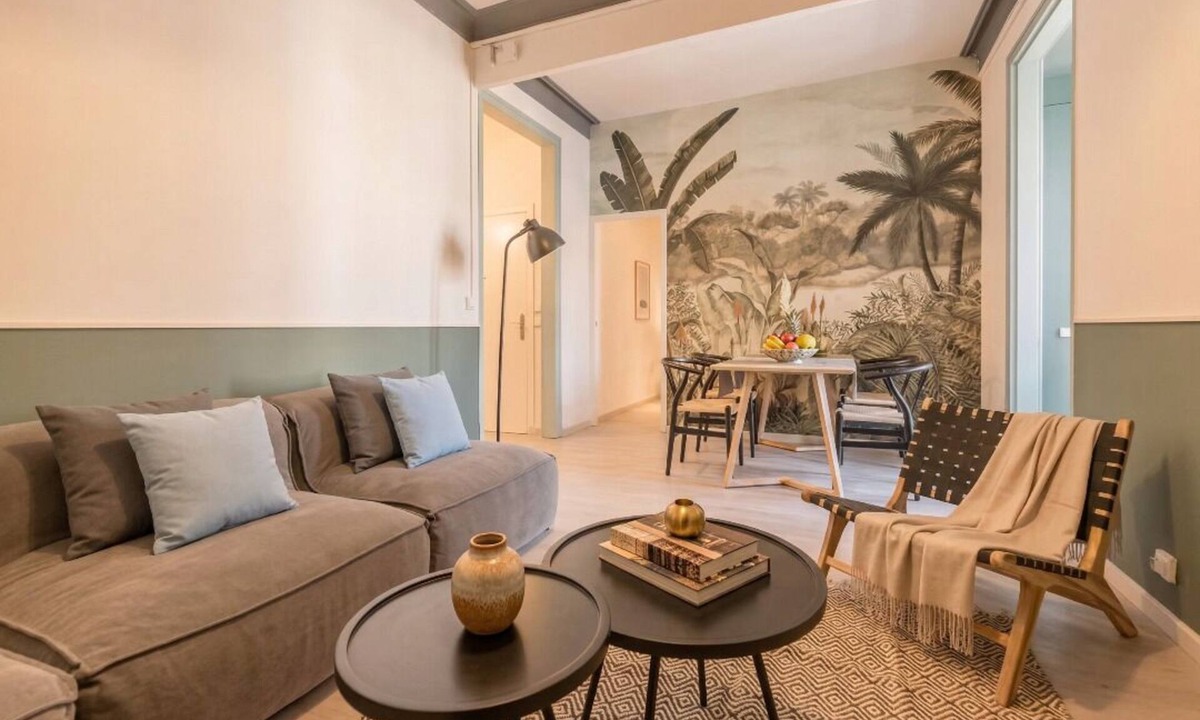 La Nova Esquerra de l'Eixample Apartment | Acomodis Apartments - Nice 16-Bedroom GroupFlat 8-Baths Barcelona Eixample 30ppl