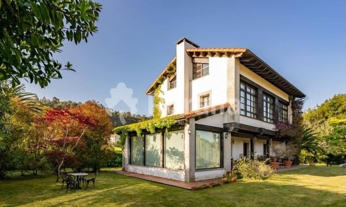 Llanes House | Alloru - charming country house in Andrín (Llanes), Northern Spain