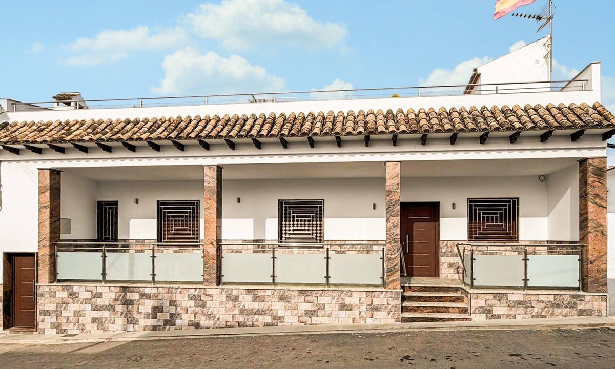 Iznajar House | Amazing home in La Celada