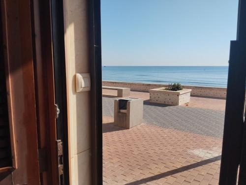 Sueca Apartment | Apartamento en Primera Linea de Playa en Les Palmeres-Vistas al Mar-El Refugio del Mediterráneo
