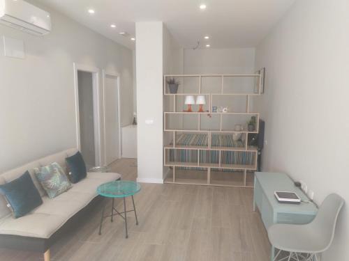 La Malva-rosa Apartment | Apartamento moderno de 70 metros a 300 metros de la playa