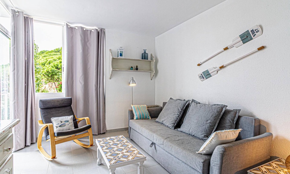 Sant Pol De Mar Apartment | Apartment 100m beach with parking pet friendly
