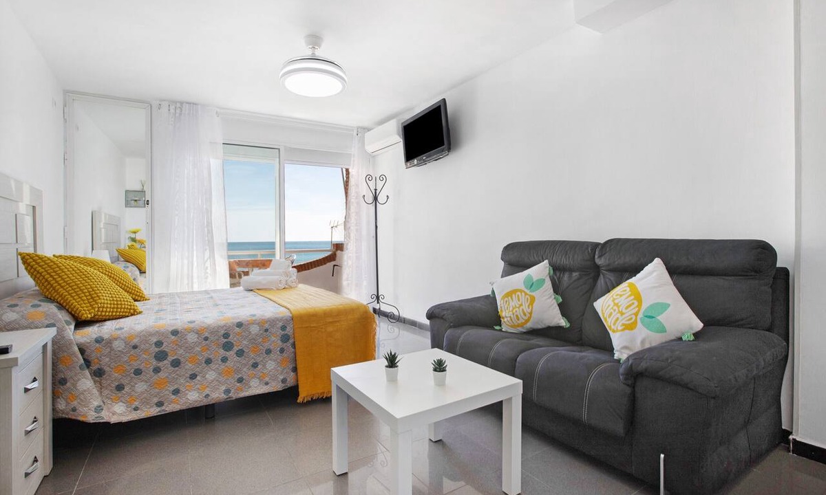 Carihuela Apartment | Apartment 'Bulto Carihuela B' with Sea View, Wi-Fi and Air Conditioning