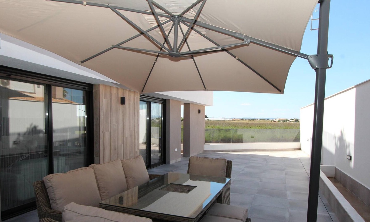 Santiago de la Ribera Apartment | Apartment Casa Senika near the sea with shared pool & Wi-Fi