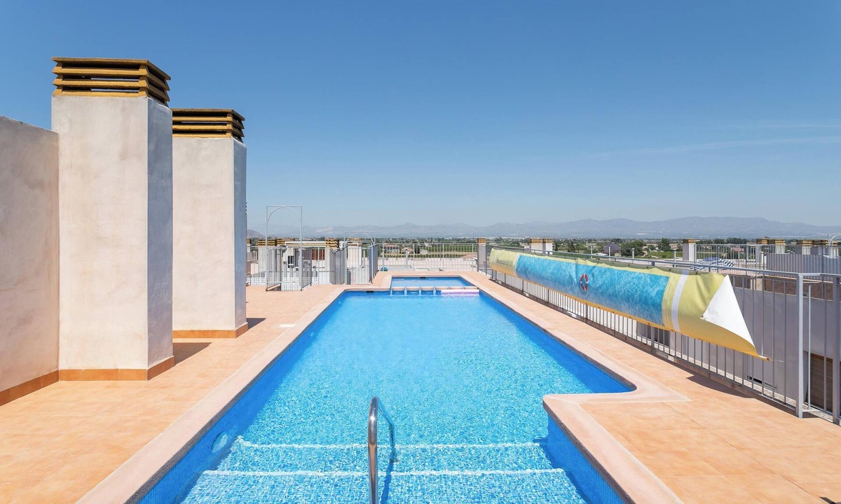 Almoradi Apartment | Apartment 'Luz De Almoradí' with Mountain View, Shared Pool and Air Conditioning
