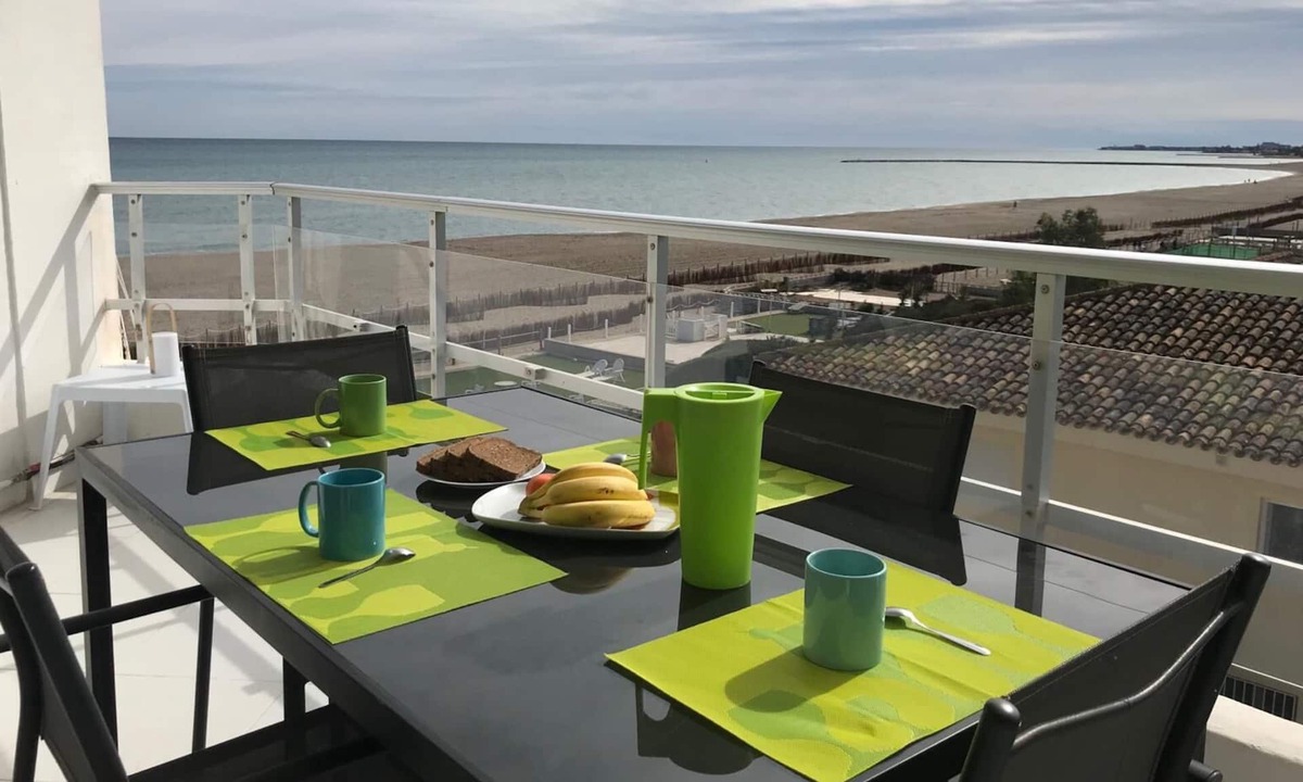 Les Deveses Apartment | Apartment on sandy beach, 2 terraces, bay view. Clear water. WIRELESS