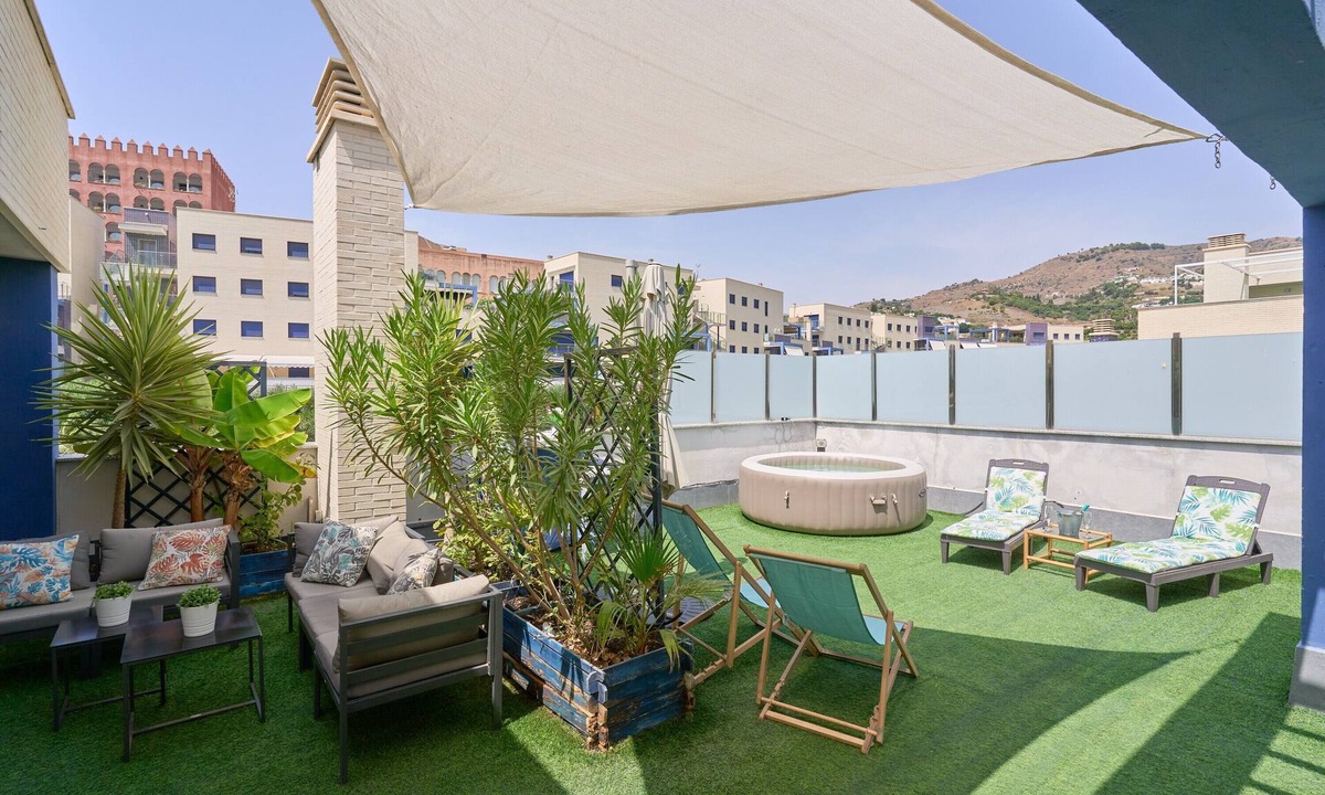 Velilla-Taramay Apartment | Apartment 'Penthouse with Terrace and Private Jacuzzi' with Sea View, Wi-Fi and Air Conditioning
