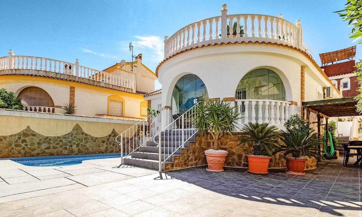 Puerto Marino House | Beach front home in Santa Pola