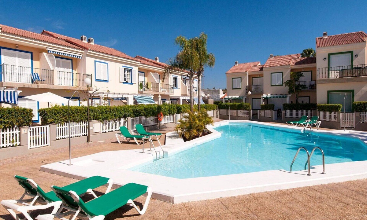Pasito Blanco Apartment | Beautiful apartment for 4 guests with WIFI, pool, A/C, TV and patio