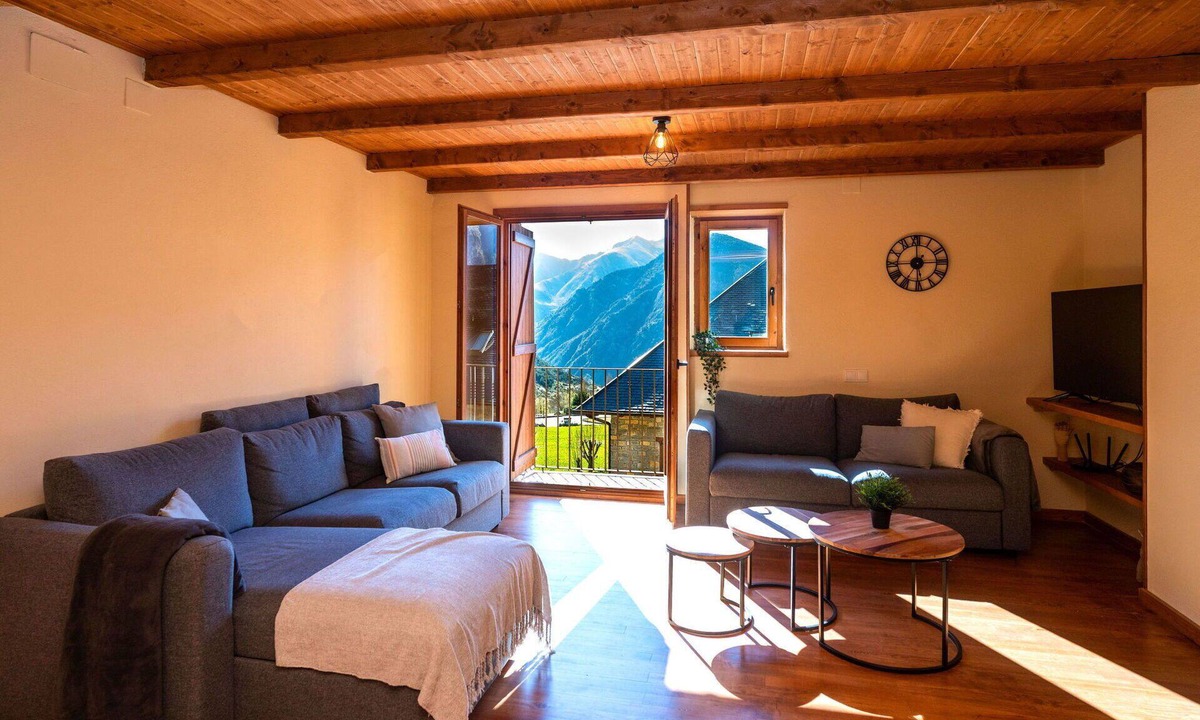 Taull Apartment | Beautiful apartment for 6 guests with WIFI, TV and balcony
