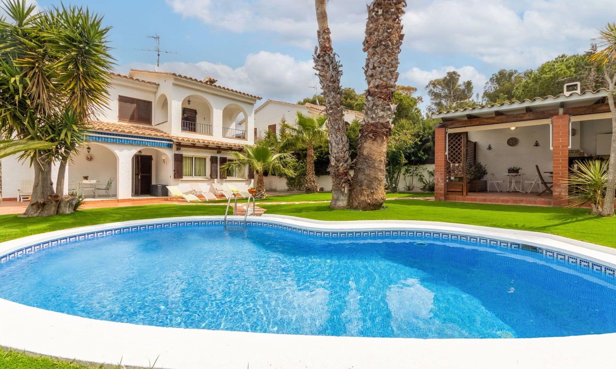 El Roc de Sant Gaieta House | Beautiful private villa for 6 people with WIFI, private pool, TV and terrace