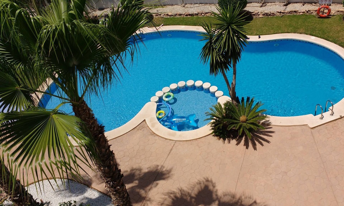 Flamenca Beach Apartment | Beautifully presented Penthouse apartment with roof terrace