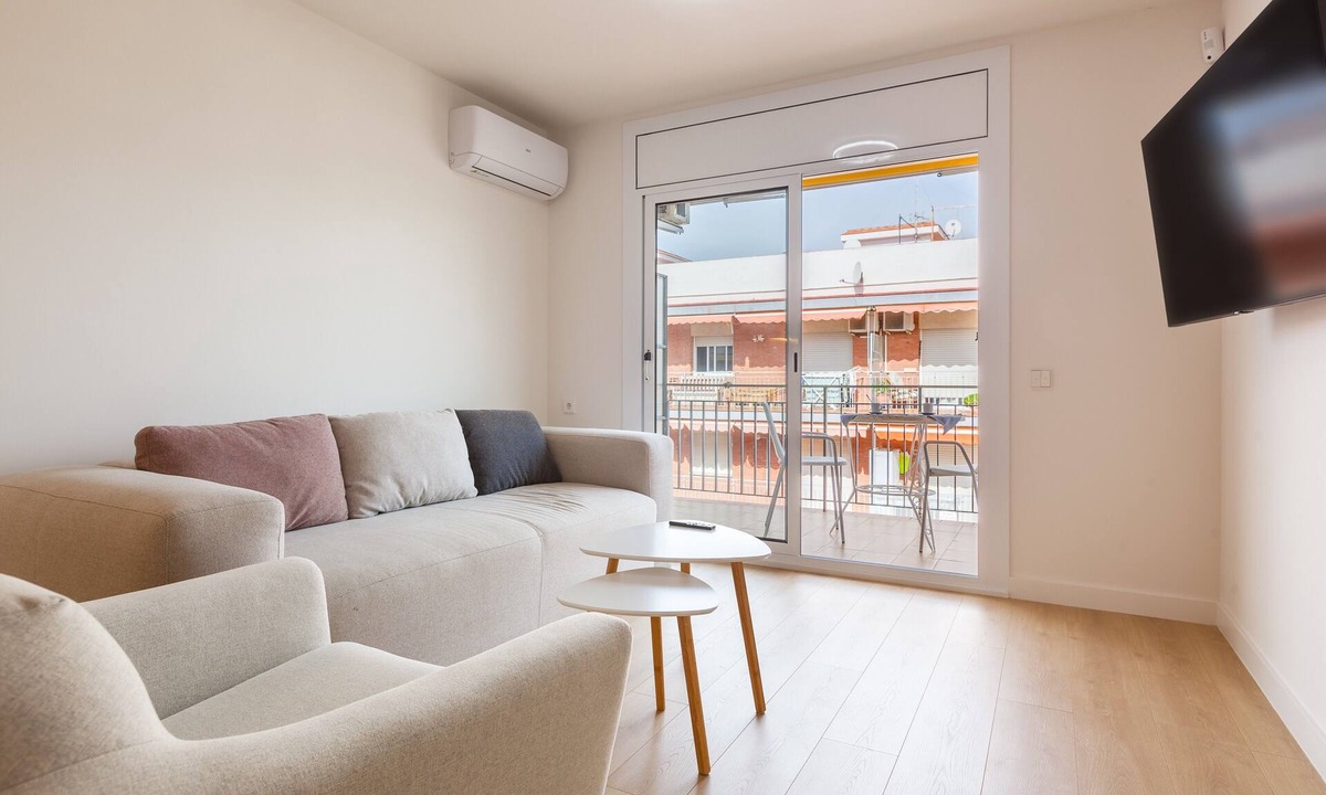 Canet de Mar Apartment | 'Blue Coast' Apartment with Sea View, Wi-Fi, and Air Conditioning