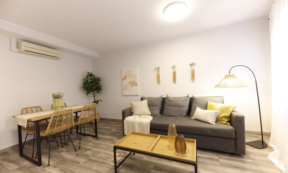 Barri Vell Apartment | Bravissimo Pons i Martí Baix, 1-bedroom apartment