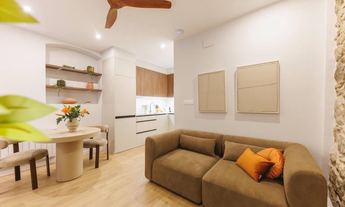 Old Town Apartment | Bravissimo Sant Josep, cosy studio in Girona’s Barri Vell