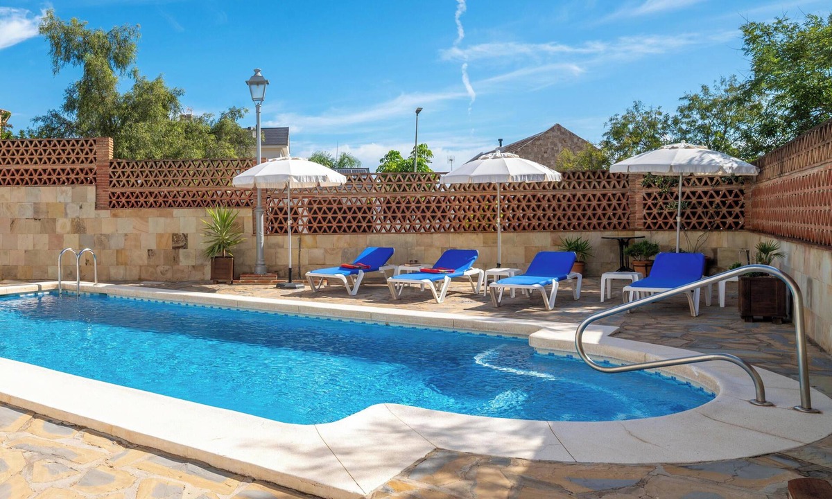 Torrequebrada Apartment | Bright apartment in a villa with heated swimming pool