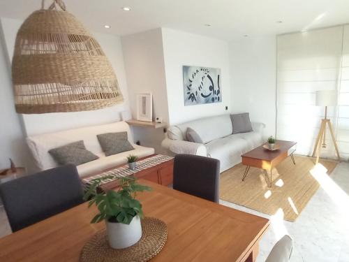 Masnou Apartment | Bright with pool near the beach and Barcelona by train