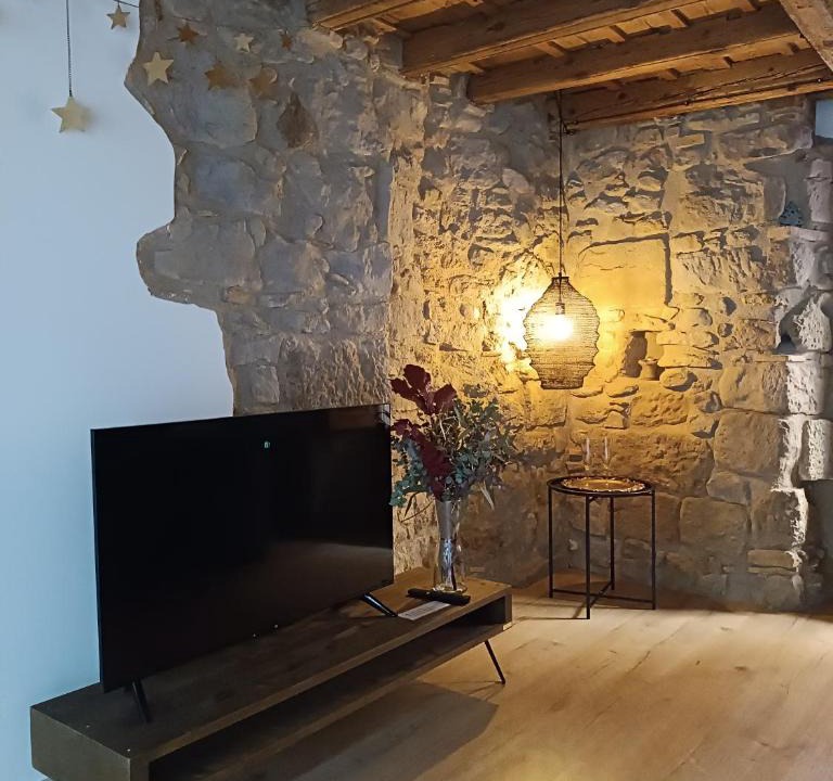 Solsona Apartment | Ca la Francisqueta, La Tina i el Deso Apartament amb encant a Solsona