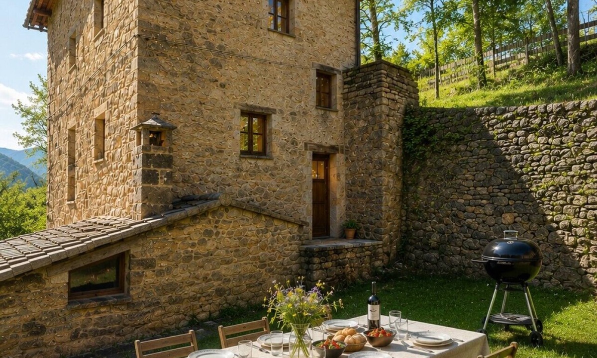 Vilada House | Cal Mestrico casa rural by CalQueROL
