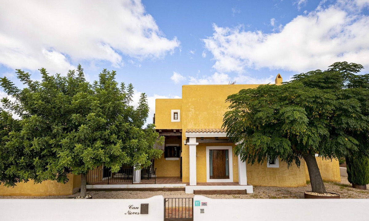 Sant Francesc Xavier Villa | CAN NOVES - Detached, central and peaceful villa