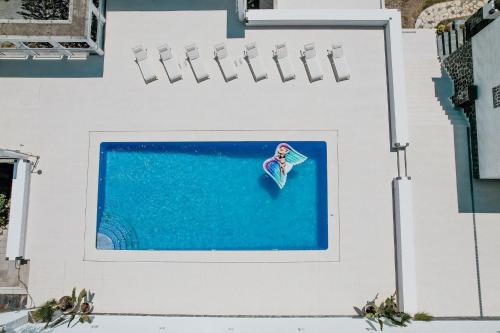 Dosrius Villa | Casa Blanca