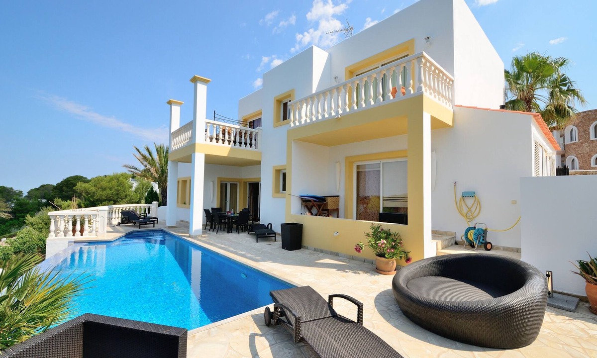 Cala Vadella House | Casa Limonada for 6 people - with sea views near the beach.