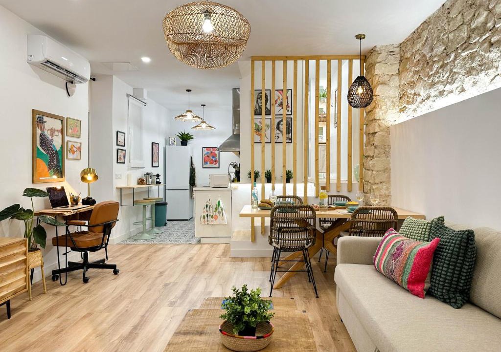 Campoamor Apartment | Casa Llorca. Estilo y tradición cerca del centro.