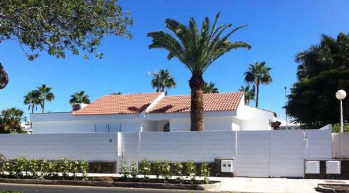 Maspalomas Ski Chalet | Casa Maspalomas private pool, Bbq and private parking