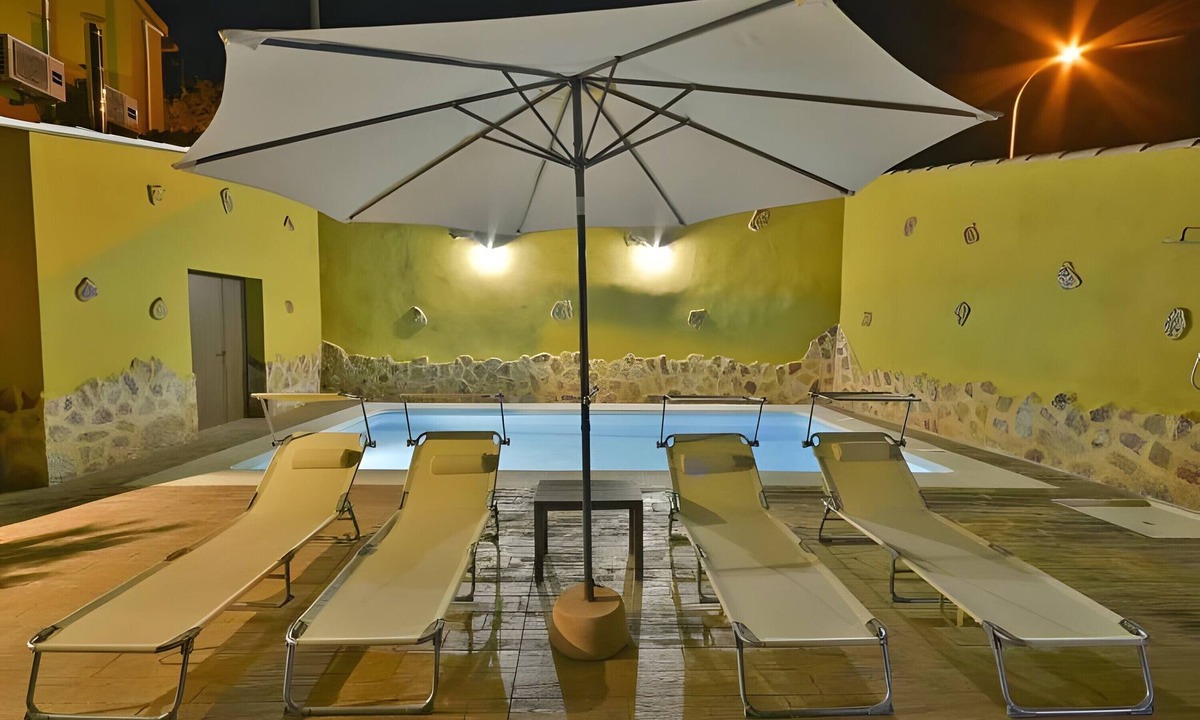 Horcajo de los Montes House | Casa Sebastiana: Holiday Home with Private Pool, Wi-Fi, and Air Conditioning