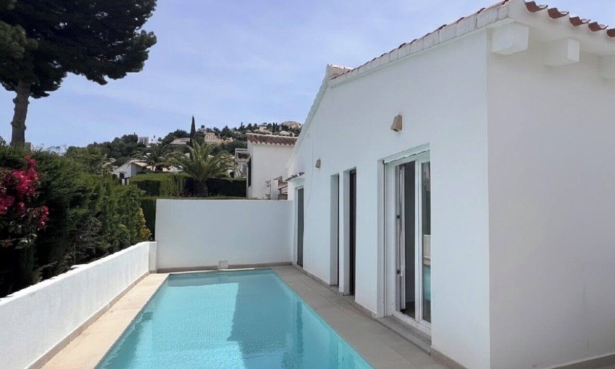 Pedreguer Villa | Casa Vista Montgo!:Charming villa with private swimming pool and panoramic view.