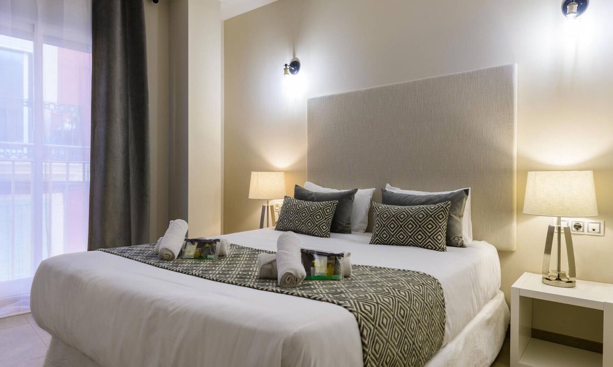 El Pilar Apartment | Central apartment, sophisticated decor, 3 bedrooms in Valencia