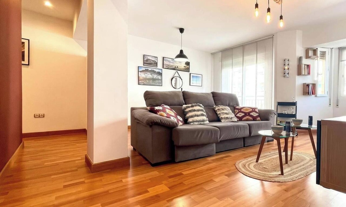 Ciudad Jardin Apartment | Centrally located urban apartment with terrace