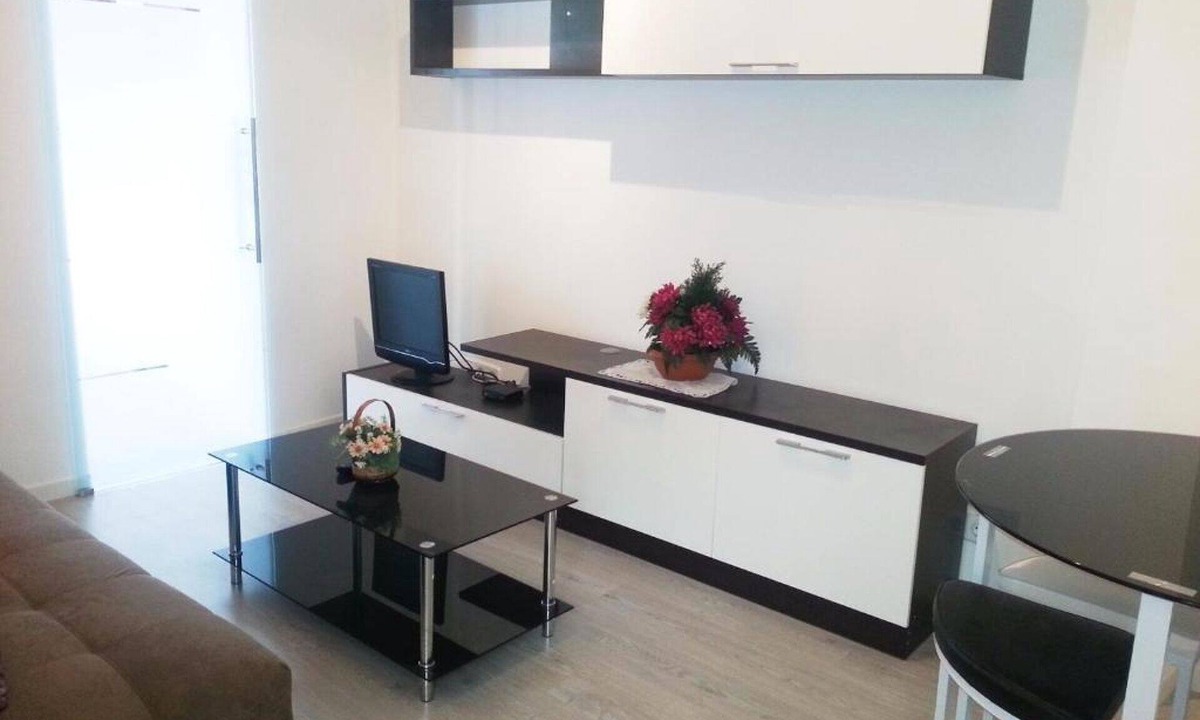 Moscardo Apartment | Centro Madrid Rio - Monederos D (One bedroom apartment)