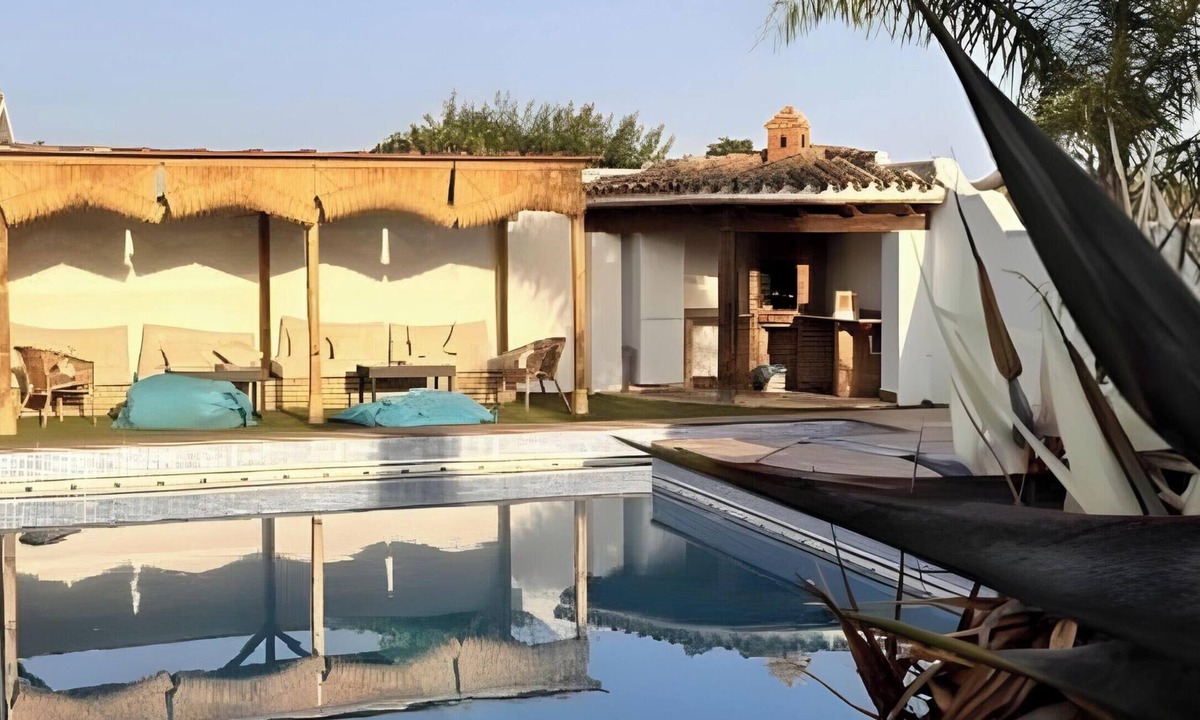Conil de la Frontera House | Chalet "Casa Juan Arias" Close to the Sea with Pool, A/C, Wi-Fi, Garden & Terrace