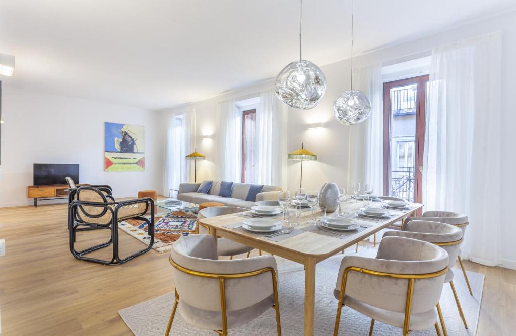 Cortes Apartment | Cibeles Luxe in Madrid