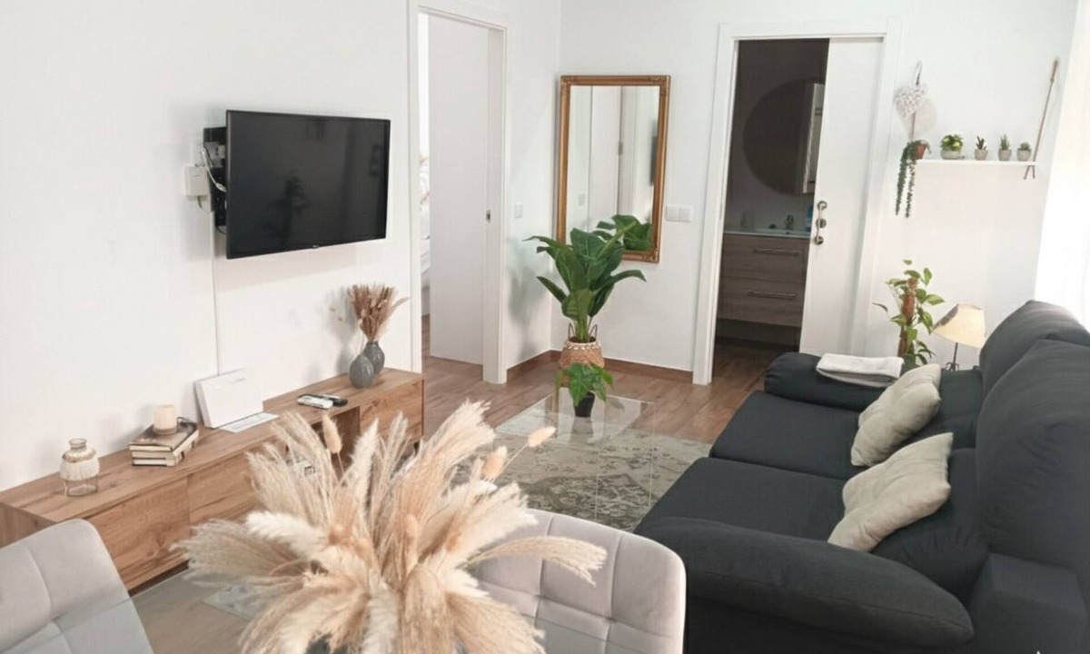 Trujillo House | CONDE DE LA ENCINA: Private courtyard easy parking and silence 10 min. from the square