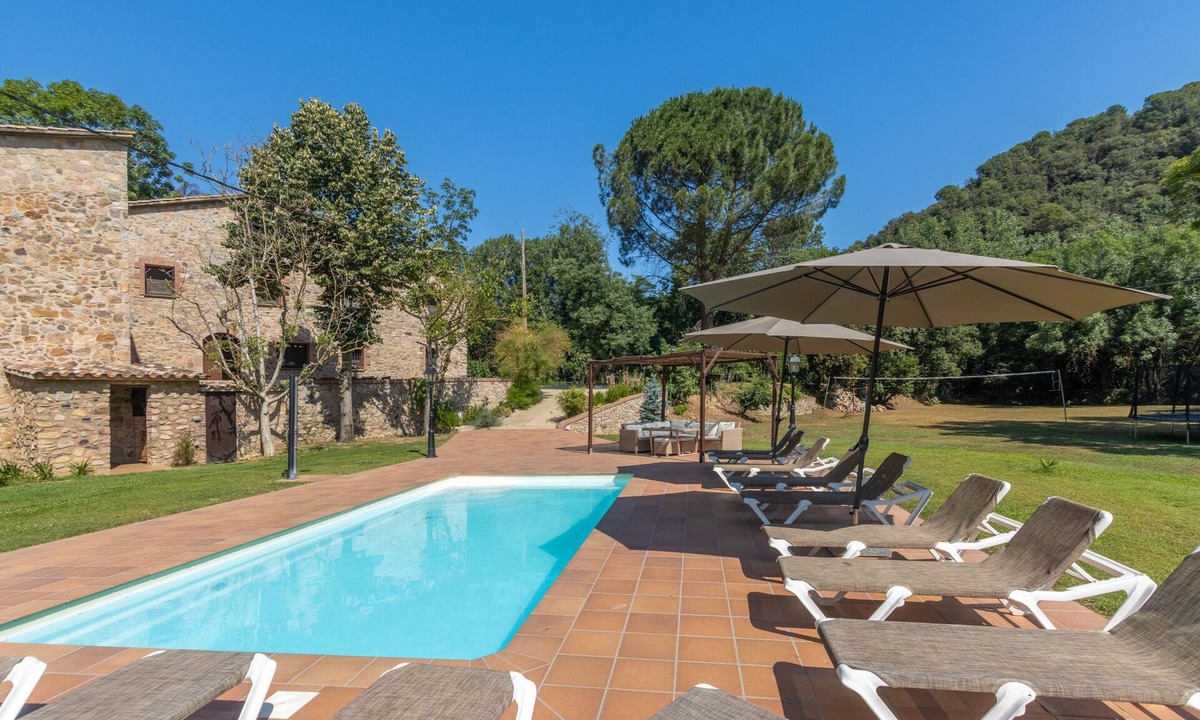 Arbucies Villa | Country House 'Can Janet' with Mountain View, Private Pool and Wi-Fi