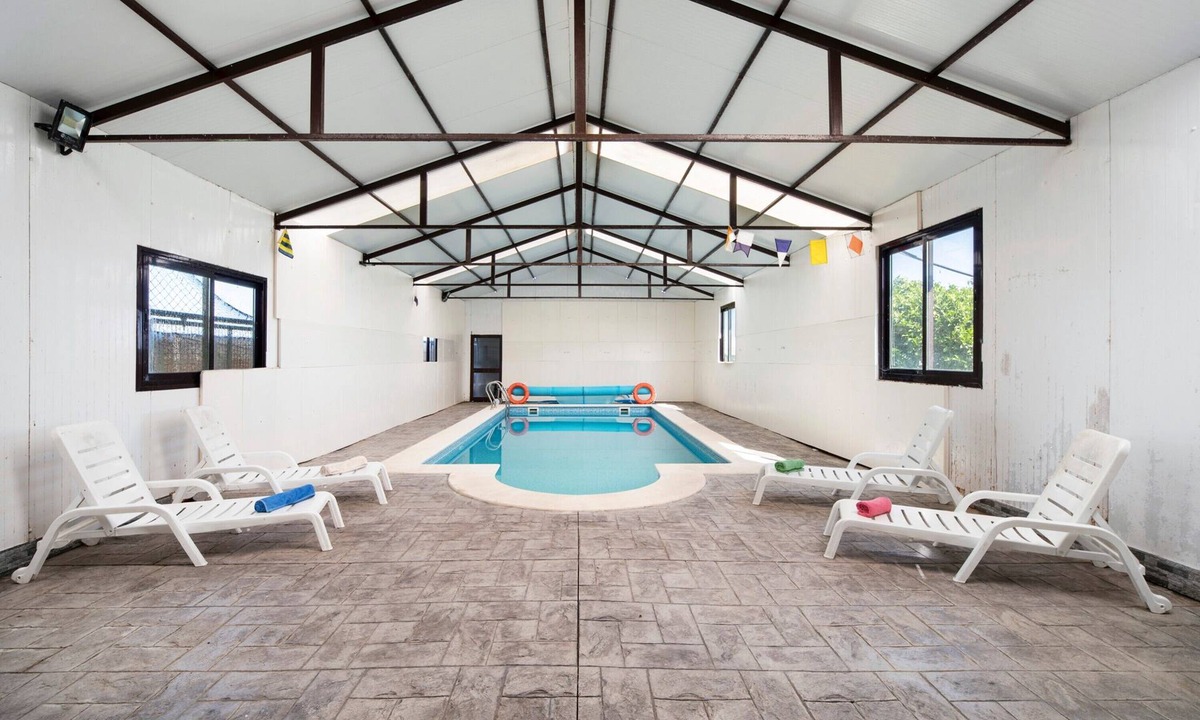 Chipiona House | Country House 'Villa Pastrana' with Private Terrace, Wi-Fi, and Air Conditioning