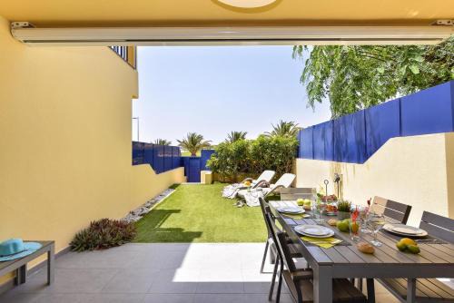 Costa Meloneras House | Dúplex Meloneras Bahía 7 by Villagrancanaria