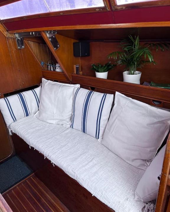 Premia de Mar Boat Rental | Dejaté acunar por nuesto velero