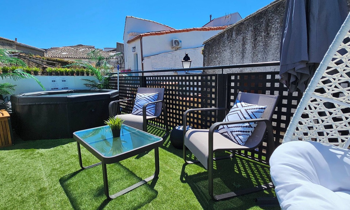 Montanchez Cottage | El Mirador de Montánchez Country House with Jacuzzi and Pool *