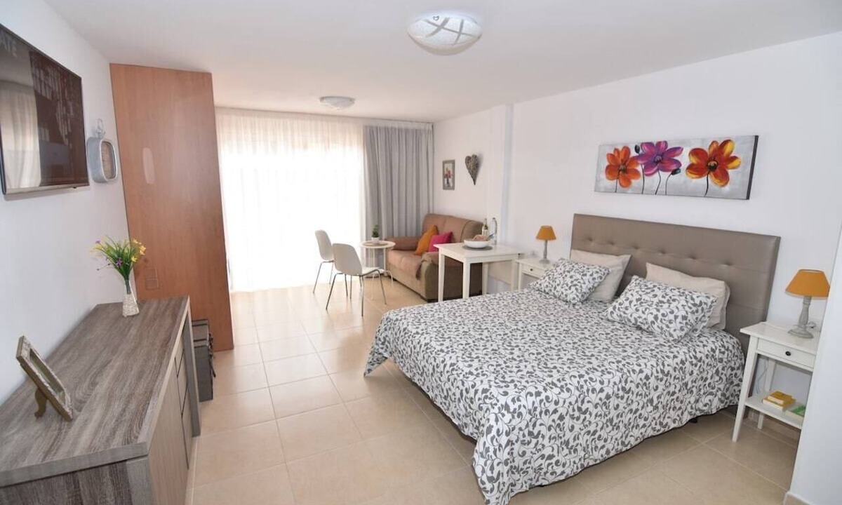 Puerto de la Cruz Apartment | Estudio Natalia Vacational Home with terrace and u