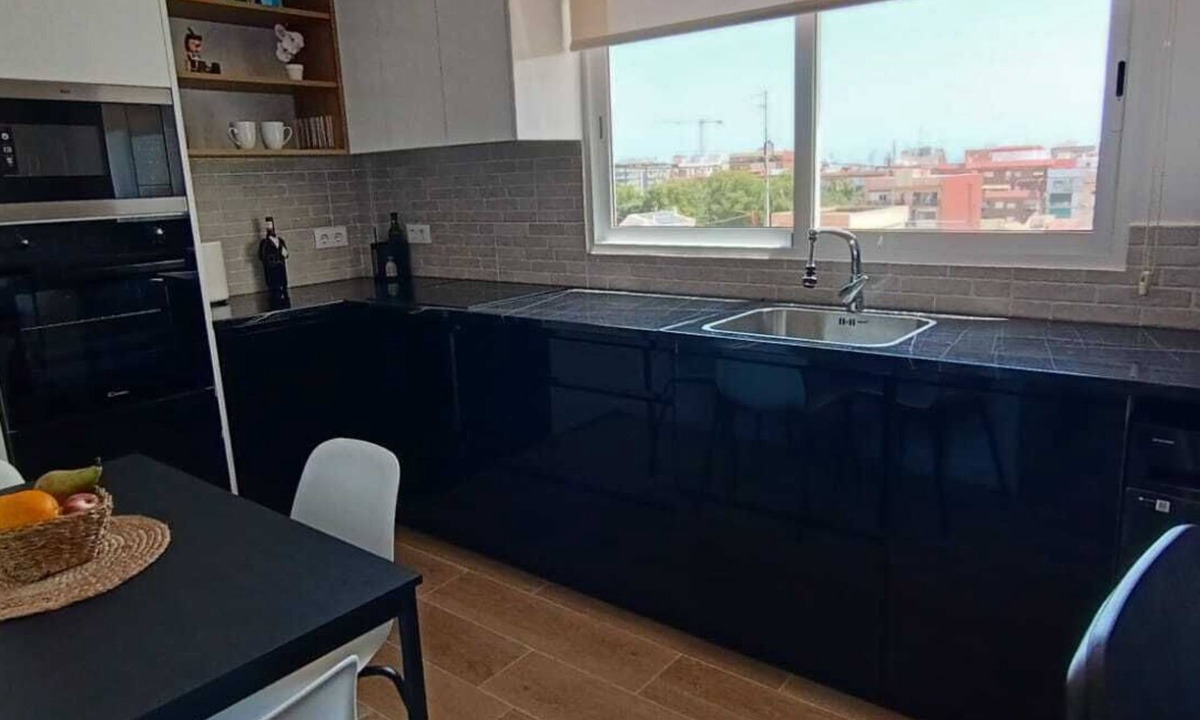 El Cabanyal Apartment | Exclusive 5 Bedroom Apartment next to the Malvarrosa beach in Valencia