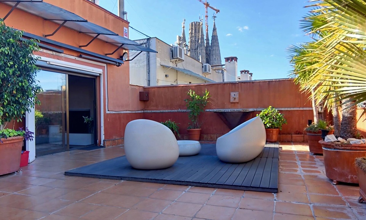 La Sagrada Familia Apartment | Exclusive penthouse with private terrace in front of Sagrada Familia