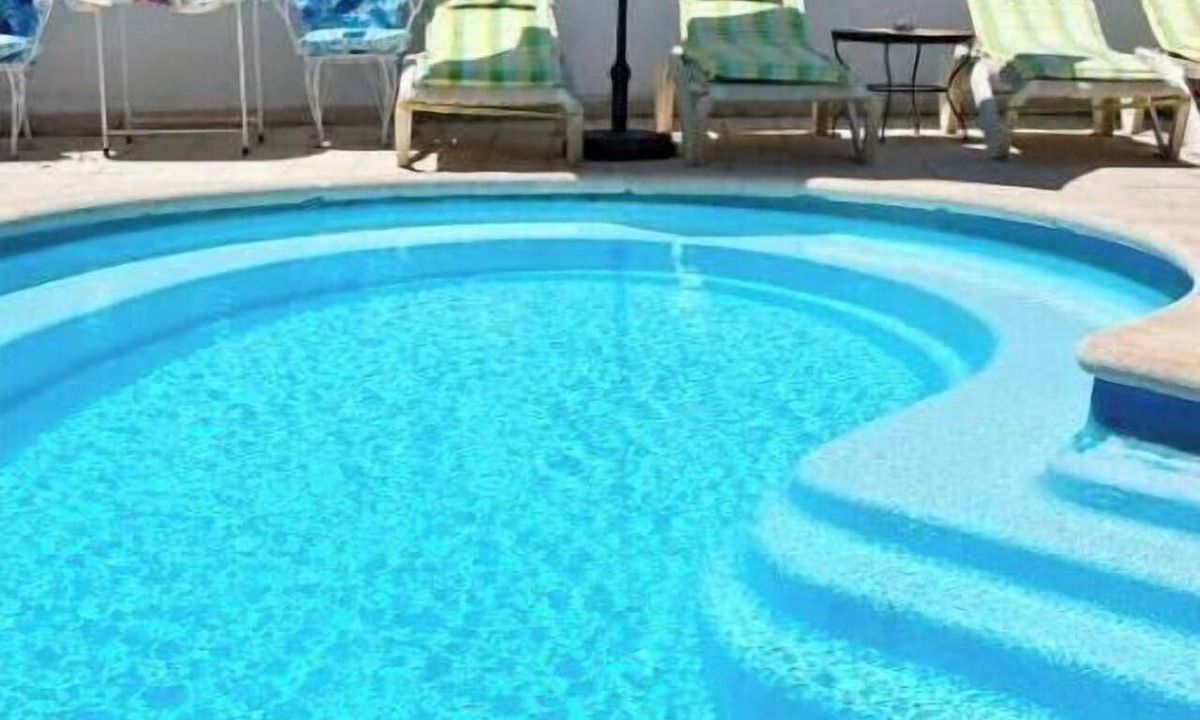 El Casar de Escalona Ski Chalet | Family-friendly villa with a private pool near Puy du Fou, Toledo