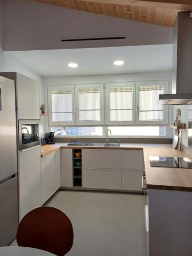 Vic Apartment | FeelhomeVIC. Ático con terraza en centro histórico