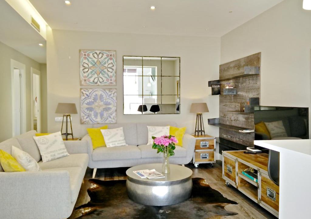 Sarria-Sant Gervasi Apartment | Ferran Batík by Bizflats Terrace Penthouse near Camp Nou