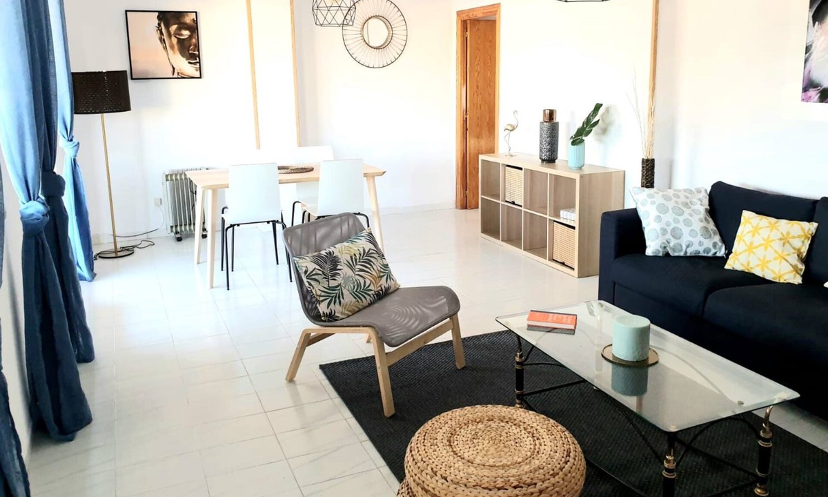 Campoamor Apartment | Flat with private terrace, view of the Castillo